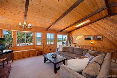 43659 Wolf, Big Bear Lake, CA 92315 - Photo 11