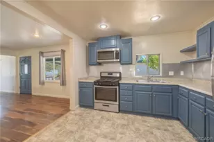 391 Montclair Dr, Big Bear City, CA 92314 - Photo 17