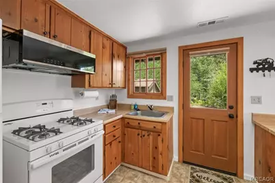 316 North Shore Drive, Fawnskin, CA 92333 - Photo 13