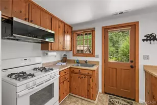316 North Shore Dr, Fawnskin, CA 92333 - Photo 13