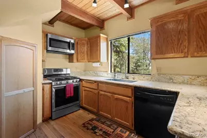 1550 Tuolumne Road, Big Bear City, CA 92314 - Photo 11