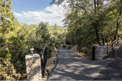 28819 North Shore Road, Lake Arrowhead, CA 92352 - Photo 57