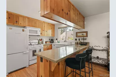 40083 Lakeview Drive, Big Bear Lake, CA 92315 - Photo 23