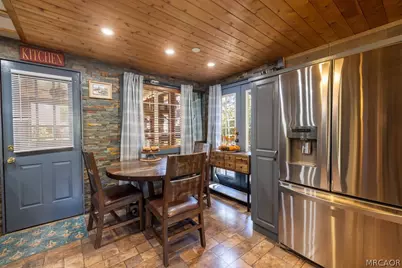 500 E Meadow Lane, Big Bear City, CA 92314 - Photo 15