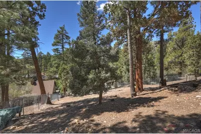911 Panamint Mountain Drive, Big Bear City, CA 92314 - Photo 35
