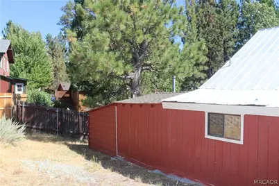 801 Edgemoor Road, Big Bear Lake, CA 92315 - Photo 27