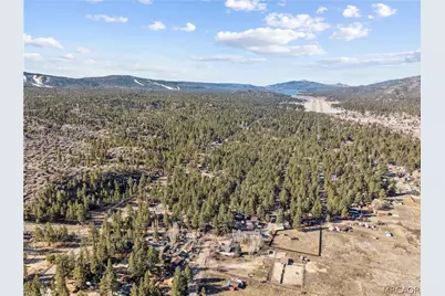 937 E Fairway Boulevard, Big Bear City, CA 92314 - Photo 29