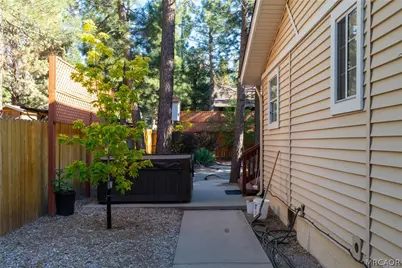 436 E Fairway Boulevard, Big Bear City, CA 92314 - Photo 11