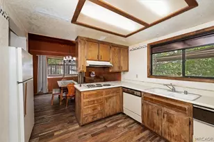 983 Teakwood Dr, Lake Arrowhead, CA 92352 - Photo 11