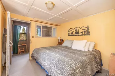 160 Lakeview Trail, Fawnskin, CA 92333 - Photo 17