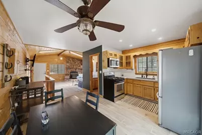 849 Highland Lane, Sugarloaf, CA 92386 - Photo 13