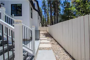 225 E Aeroplane Blvd, Big Bear City, CA 92314 - Photo 9
