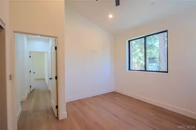 225 E Aeroplane Boulevard, Big Bear City, CA 92314 - Photo 43