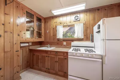 1122 Illini Drive, Fawnskin, CA 92333 - Photo 11