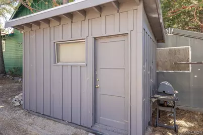 1122 Illini Drive, Fawnskin, CA 92333 - Photo 19