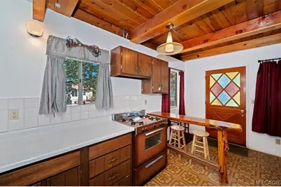 476 San Bernardino Avenue, Sugarloaf, CA 92386 - Photo 13