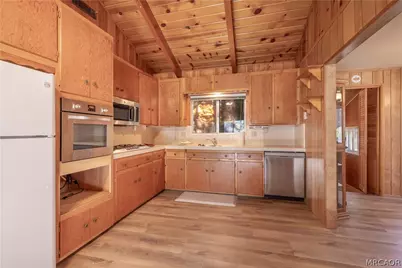 913 Tinkerbell Avenue, Big Bear City, CA 92314 - Photo 13