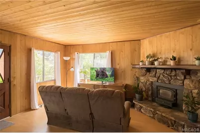 260 Highland Lane, Sugarloaf, CA 92386 - Photo 9