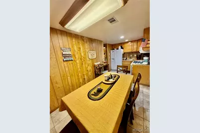 336 W Sherwood Boulevard, Big Bear City, CA 92314 - Photo 5