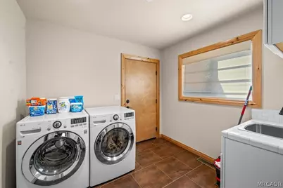 1147 Alameda Road, Big Bear City, CA 92314 - Photo 17