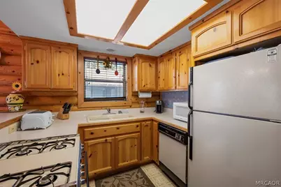 751 Tehama Drive, Big Bear Lake, CA 92315 - Photo 9