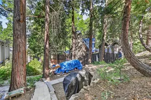 208 Heliotrope Dr, Lake Arrowhead, CA 92352 - Photo 35