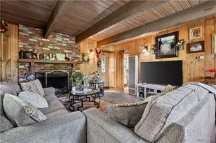 208 Heliotrope Dr, Lake Arrowhead, CA 92352 - Photo 11
