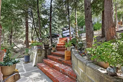 208 Heliotrope Drive, Lake Arrowhead, CA 92352 - Photo 31