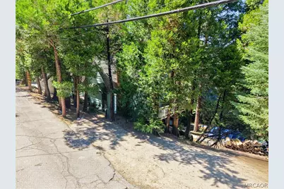 208 Heliotrope Drive, Lake Arrowhead, CA 92352 - Photo 43