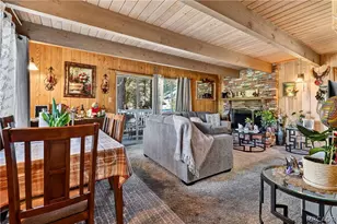 208 Heliotrope Dr, Lake Arrowhead, CA 92352 - Photo 9