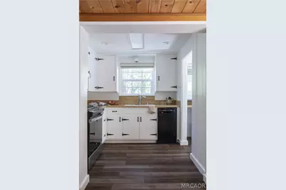 225 Fairview Drive, Lake Arrowhead, CA 92352 - Photo 5