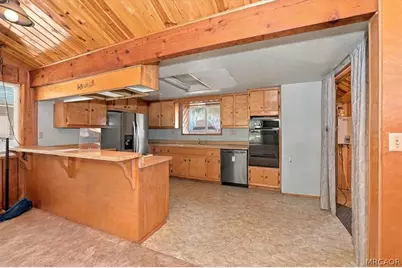 1016 Anita Avenue, Big Bear City, CA 92314 - Photo 11
