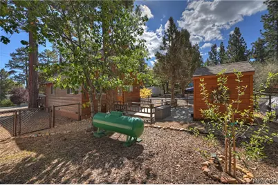 698 Highland Lane, Sugarloaf, CA 92386 - Photo 29