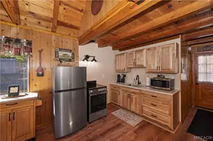 698 Highland Ln, Sugarloaf, CA 92386 - Photo 15