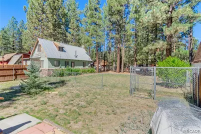 833 Angeles Boulevard, Big Bear City, CA 92314 - Photo 19