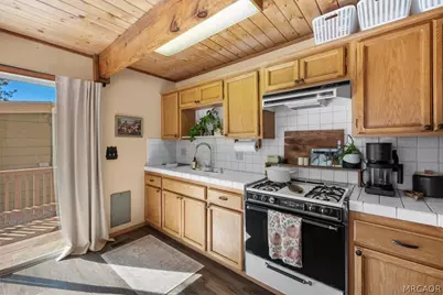 367 W Meadow Lane, Big Bear City, CA 92314 - Photo 9