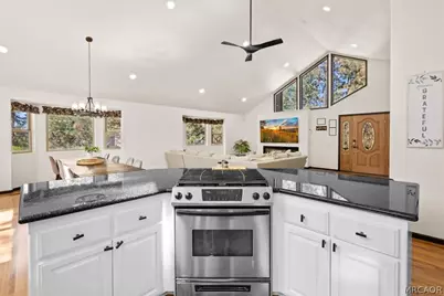 39607 Forest Road, Big Bear Lake, CA 92315 - Photo 9