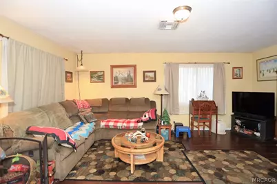 214 Pine Lane, Sugarloaf, CA 92386 - Photo 29