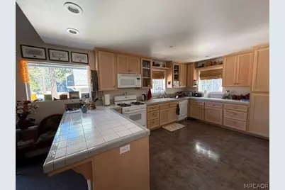 647 Lone Pine Lane, Green Valley Lake, CA 92341 - Photo 5
