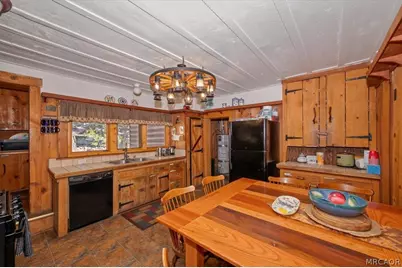 1062 Fawnskin Drive, Fawnskin, CA 92333 - Photo 13