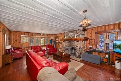 1062 Fawnskin Drive, Fawnskin, CA 92333 - Photo 9