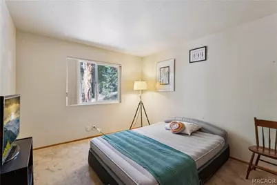 582 Grass Valley Court, Lake Arrowhead, CA 92352 - Photo 19