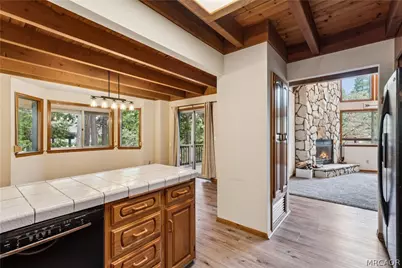 27157 Peninsula Drive, Lake Arrowhead, CA 92352 - Photo 11