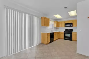 13523 Merry Oaks, Victorville, CA 92392 - Photo 17