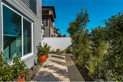 201 Lynx, Irvine, CA 92618 - Photo 3