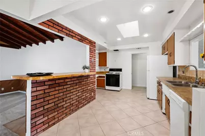 805 S Oakhaven, Anaheim, CA 92804 - Photo 17
