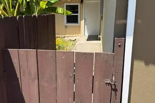 1523 N Grand Oaks Ave, Pasadena, CA 91104 - Photo 3