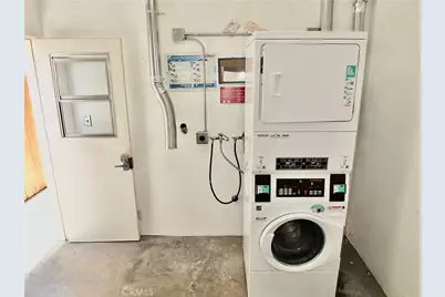 1724 E 1st Street #9, Long Beach, CA 90802 - Photo 31