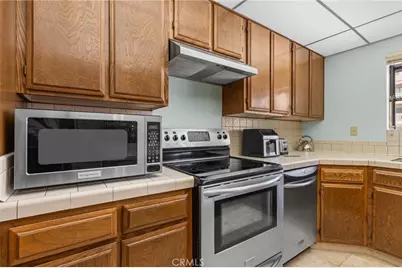2298 Rose Avenue #403, Signal Hill, CA 90755 - Photo 11