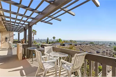 2298 Rose Avenue #403, Signal Hill, CA 90755 - Photo 3